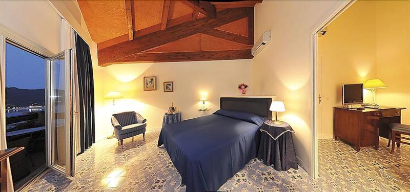 Hotel Del Golfo Procchio  Exteriör bild